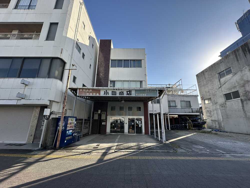 カバー写真:2026/10/22本店前 撮影Y